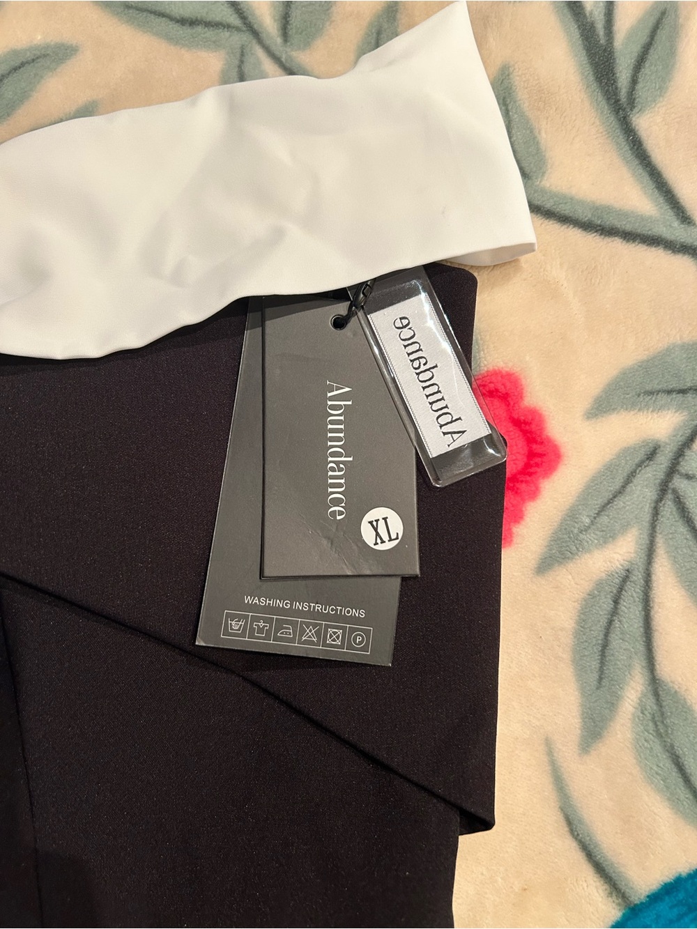 Elegant Black & White Off-Shoulder Evening Gown - Picture 6 of 14